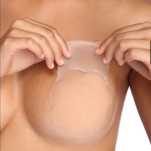 Strapless sticky bra